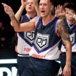 Aleksandr Tarasov Instagram - T-killah 2023 год - Баскетболист!!✊🏼🏀 Ворвались в Медийную Баскетбольную лигу с двух ног!! Все нас считали аутсайдерами, потому что у нас была всего неделя на подготовку команды, но по итогу двух туров - мы на 3 месте из 12 команд!✊🏼 Так держать @rodina_media !! А еще у меня самые лютые подкрадули!!👟