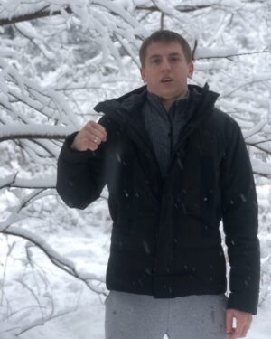 Aleksey Shcherbakov Instagram - Это я в зимнем сказочном лесу был, щас я дома уже.