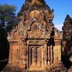 Alessandra Ambrosio Instagram - Banteay Srei temple… the “lady temple” 🪷✨💗 Banteay Srei ប្រាសាទបន្ទាយស