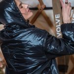 Alessandra Ambrosio Instagram - Aprés-ski ultimate fun times with @revolve & @fwrd #REVOLVEwinter #FWRDwinter 🎿⛷️❄️ The Snow Lodge