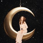 Alessandra Ambrosio Instagram - May these holidays be filled with incredible moments to share with family and friends… Porque compartir es vivir y #VivirEsIncreíble! 🌙✨