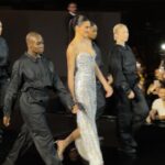 Alessandra Fuller Instagram - Paris Fashion Week 🌹 Gracias @lorealparis por entregarnos un desfile tan abrumadoramente hermoso. Fue absolutamente conmovedor, pero al mismo tiempo fuerte, femenino, feminista, inclusivo, honesto, humano, real. Lleno de esperanza. Lleno de pasión. Lleno de amor. ♥️ #LeDefileLoreal #WalkYourWorth #LorealPFW #LorealParisHaircare #LorealParisSkincare #LorealParisMakeup #PFW Paris, France