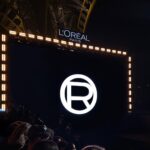 Alessandra Fuller Instagram - Paris Fashion Week 🌹 Gracias @lorealparis por entregarnos un desfile tan abrumadoramente hermoso. Fue absolutamente conmovedor, pero al mismo tiempo fuerte, femenino, feminista, inclusivo, honesto, humano, real. Lleno de esperanza. Lleno de pasión. Lleno de amor. ♥️ #LeDefileLoreal #WalkYourWorth #LorealPFW #LorealParisHaircare #LorealParisSkincare #LorealParisMakeup #PFW Paris, France