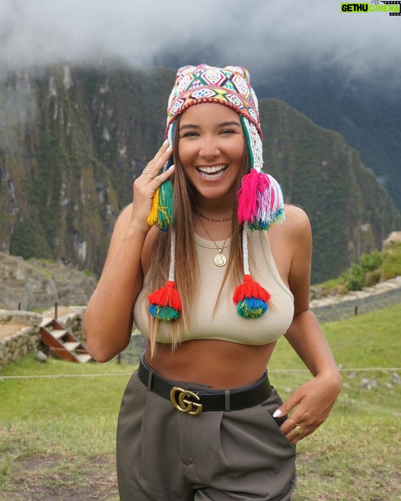 Alessandra Fuller Instagram - Te amo desde siempre y para siempre mi Perú ❤️ Me siento infinitamente agradecida de haber nacido en ti 🇵🇪🙏🏼✨ Felices fiestas patrias familia de mi vida 🥹❤️