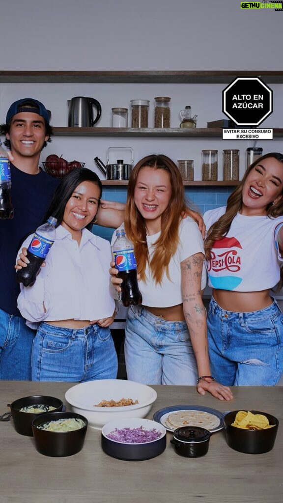 Alessandra Fuller Instagram - ¡Llegó el momento de darle un giro a las comidas! 😎🍽️ Sabores buenazos y combinaciones extremas junto al Pepsi Team y la nueva #Pepsi600 💙 ¿Salimos con la parte 2?