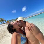 Alessandra Fuller Instagram - “La vida tiene cosas mágicas. Los atardeceres, el mar, el cielo, la música y algunas personas” <3 Saint Thomas, U.S. Virgin Islands