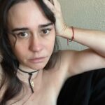 Alessandra Negrini Instagram - Todo dia quando me olho no espelho vejo uma pessoa diferente. Isso pode revelar um certo caos interno, ter de reconstruir um si próprio permanentemente, mas não deixa de ser potencialmente criativo. Alguém se identifica ou isso é coisa só de gente atriz/ator ?😳🥸🤓🤩😩😇🐶🐼🐷🐰