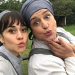 Alessandra Negrini Instagram - Olha como @gracegianoukas me faz feliz! Quem assistiu a dupla Petúlia e Suzana na novela sabe. Lembram? Que delícia! Só que esse post é para falar do espetáculo “Nasci para ser Dercy”, onde Grace encarna Dercy Gonçalves e é simplesmente uma das coisas mais lindas que já vi! Não percam! Deixa a @gracegianoukas te fazer feliz também! Beijos 😘