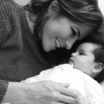 Alessandra Rosaldo Instagram - Ser madre es lo más hermoso, lo más profundo, lo más gratificante, significativo y valioso de mi vida. Sin duda, lo mejor que me ha pasado. Pero ser madre también es lo más difícil, confrontante, retador y aterrador que existe. Felicidades a todas las madres que hoy celebran su día y que todos los días se entregan al gozo y al desafío más grande que existe. Que las apapachen y celebren como merecen♥️✨💐 ¡Feliz Día de las Madres!