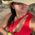 Alessandra Rosaldo Instagram - Para todos los que me han chuleado mis trajes de baño y que me preguntan dónde los pueden conseguir, dense una vuelta por @myssoswimwear Todos los trajes de baño, los diseños y conjuntos están divinos y la calidad es 🔝👌🏼Y además, @myssoswimwear es una marca orgullosamente mexicana 🇲🇽 ¡Chéquenla, les va a encantar!