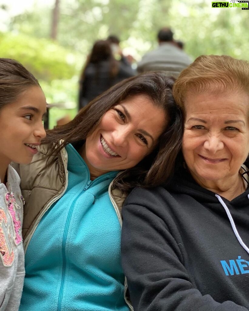 Alessandra Rosaldo Instagram - Muy feliz y bendecido cumpleaños a la mejor mamá, abuela y suegra del muuuuuuuundo!!! Te amamos mamita @gabybarrerog y deseamos todas las bendiciones del mundo para ti ✨✨✨ Happy Birthday!!! 🎉🎉🎉🎂🎂🎂🥳🥳🥳🎈🎈🎈🎊🎊🎊🎁🎁🎁🌈🌈🌈♥️♥️♥️