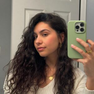 Alessia Cara Instagram - quick zhuzh (jeuje? zheush? zjuzj?)