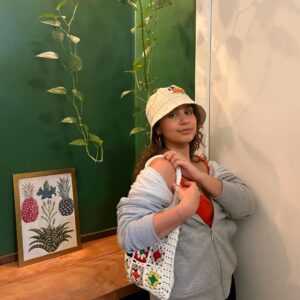 Alessia Cara Instagram - i look like my name is sally and I make jewelry out of bottle caps and drive one of those scooby doo vans