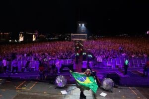 Alessia Cara Instagram - WE CAME TO BRAZIL🇧🇷 obrigadaaaaaaaa. beautiful time and beautiful people. what a way to wrap up this run. cannot wait to be back. Eu te amo muito!!! xx