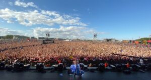 Alessia Cara Instagram - BUENOS AIRES 🇦🇷 I don’t have many words other than thank you and I will remember this forever. first time here and you welcomed us in the warmest, most incredible way. unreaaaaaaaaal. I’m from Brampton, Ontario what the hellll! wow. muchas muchas muchas gracias. cried lots. @lollapaloozaar