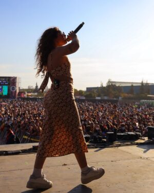 Alessia Cara Instagram - @lollapaloozacl MUCHAS GRACIAS!!! part 2/2 (📷: @livaita