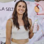 Alex Morgan Instagram - Everyone knows real ingredients taste better👌That’s why I’m excited to announce my co-ownership with @drinkvolley ! Cheers to new beginnings🥂🎉