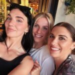 Alex Morgan Instagram - Sunsets&poems&smiles&poses