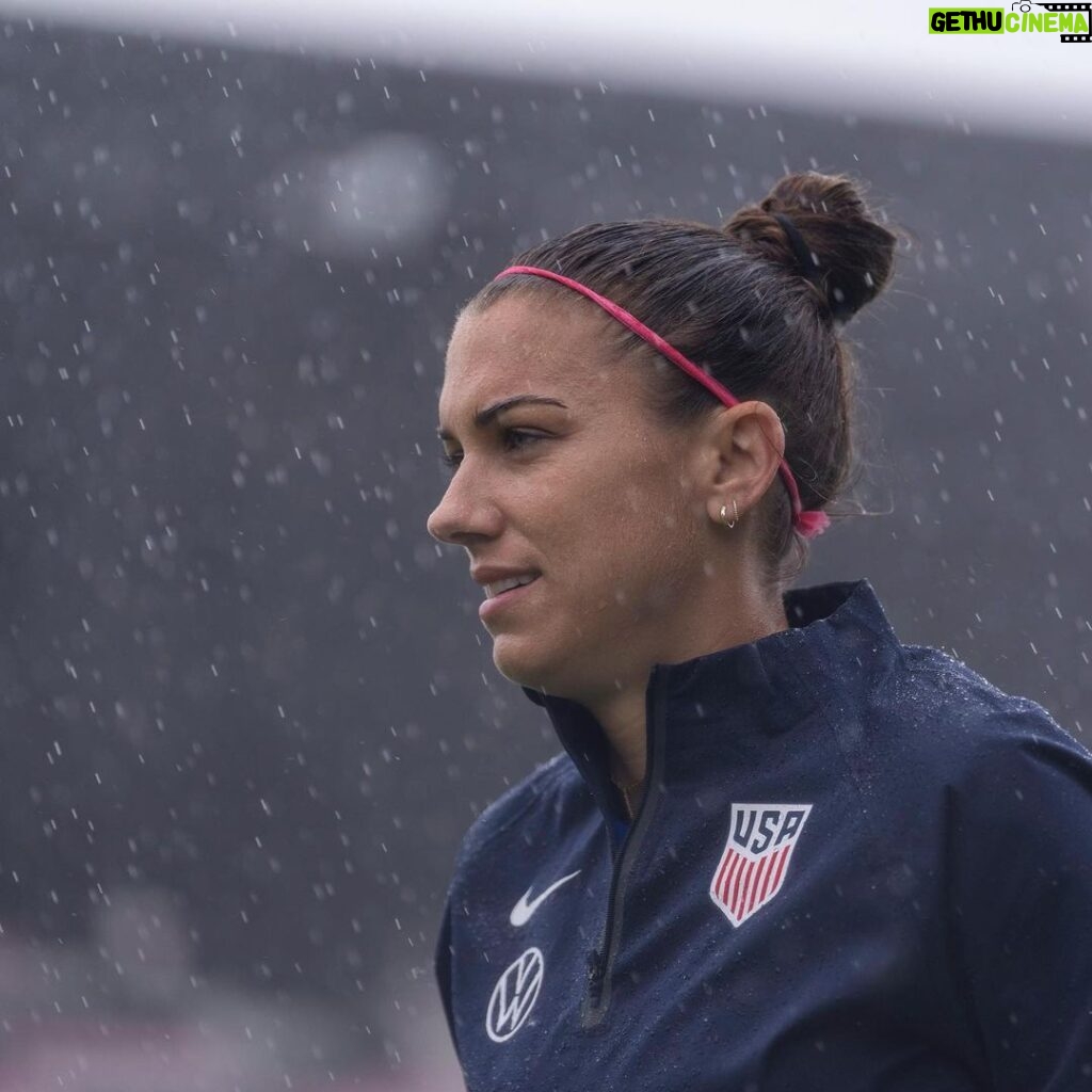 Alex Morgan Instagram - Rain or shine. Let’s get it! Game day Details 👇 vs. Germany // 7PM ET // FS1