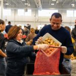 Alex Rodriguez Instagram - Thankful to be able to support Coach Finch and the @timberwolves & @minnesotalynx coaching staff today giving back to communities in Minnesota facing hunger during the holidays with @secondharvestheartland Minneapolis, Minnesota