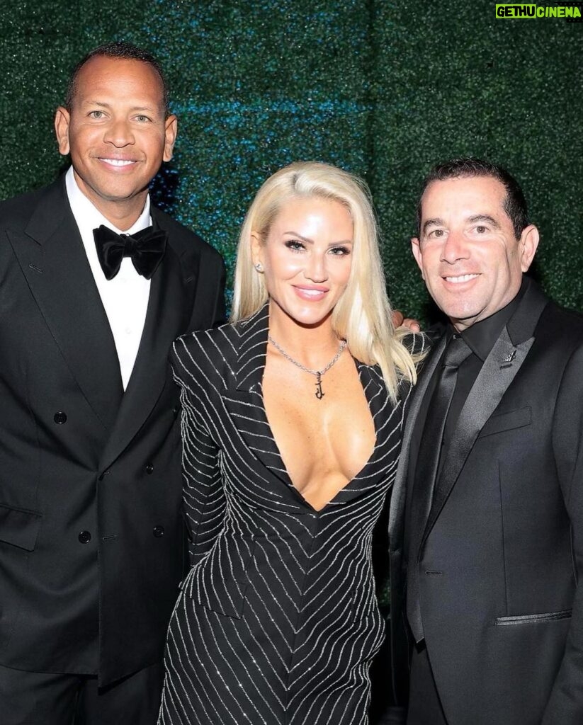 Alex Rodriguez Instagram - Amazing night, amazing cause. Thanks to @jayz and @michaelrubin for having us at the first @reform Casino Night, raising $24M for criminal justice reform. Atlantic City, New Jersey