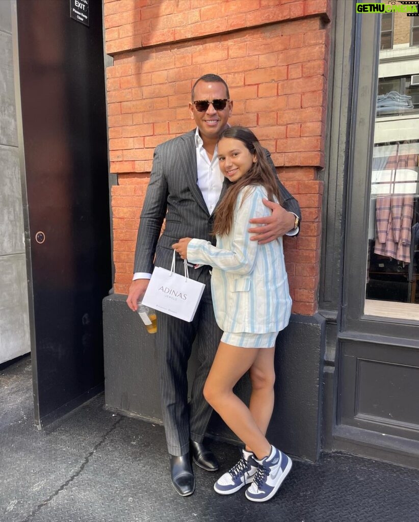 Alex Rodriguez Instagram - Happy Birthday Tashi! So proud of you in every way. It’s been such a gift to watch you grow up into the strong, talented, and beautiful woman you are today. Love you ❤️