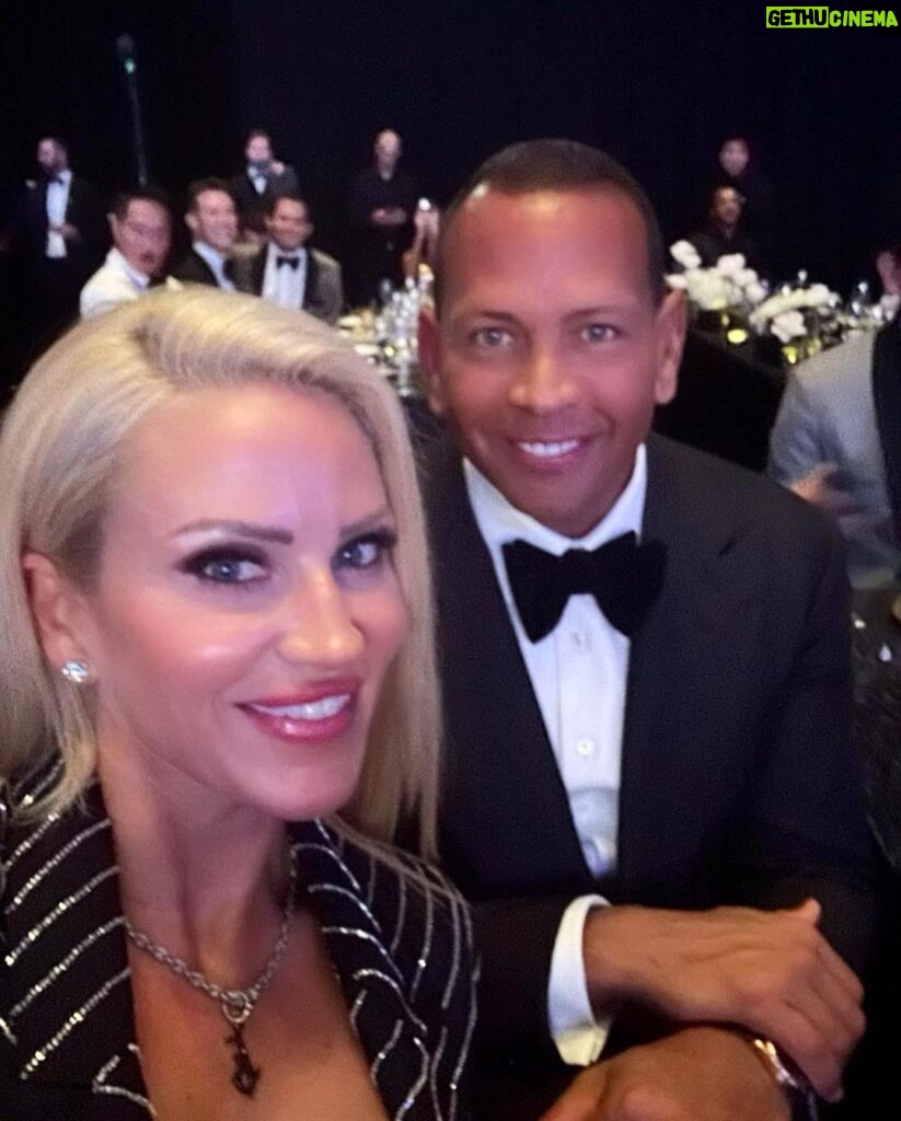 Alex Rodriguez Instagram - Amazing night, amazing cause. Thanks to @jayz and @michaelrubin for having us at the first @reform Casino Night, raising $24M for criminal justice reform. Atlantic City, New Jersey