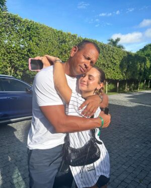Alex Rodriguez Instagram - Happy National Daughters Day to @ellaarod and @thenatasharodriguez ❤️ So proud of the smart, charismatic, beautiful women you both are!