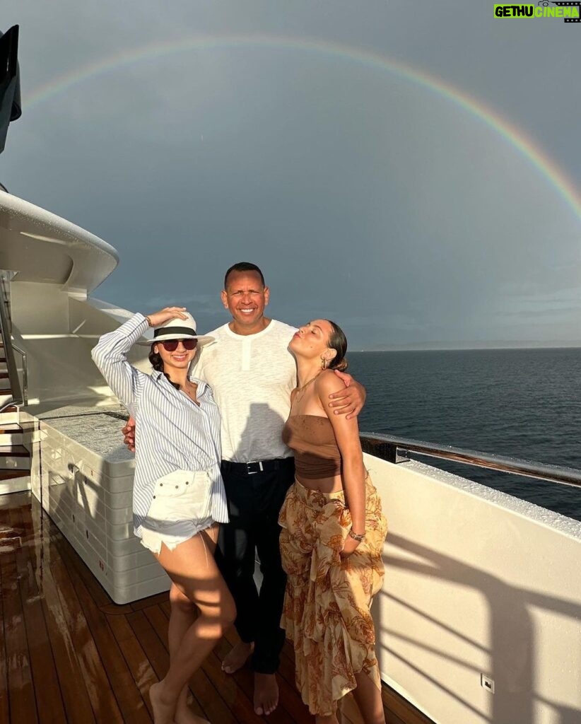 Alex Rodriguez Instagram - Happy National Daughters Day to @ellaarod and @thenatasharodriguez ❤️ So proud of the smart, charismatic, beautiful women you both are! Miami, Florida