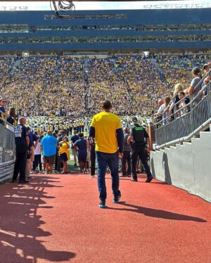 Alex Rodriguez Instagram - Great day for some @uofmichigan football 🏈 @thenatasharodriguez