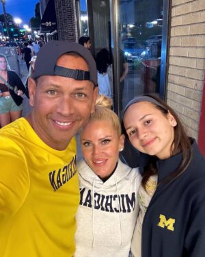 Alex Rodriguez Instagram - Left my heart in Michigan 💙💛 Dropping off @thenatasharodriguez at college was one of the hardest, but most proud moments of being a father. Can’t wait to watch her take on this big new chapter.