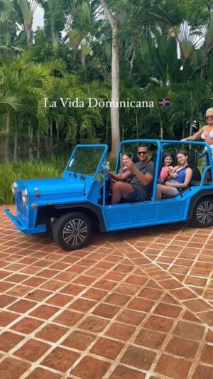 Alex Rodriguez Instagram - Good to be back 🇩🇴 #dominicanrepublic🇩🇴
