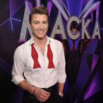 Alex Sparrow Instagram - Masked Singer - next episode airing now!🎭🥳 ⠀ Смотрим новый выпуск @maskantv и вместе думаем - кто скрывается за оставшимися масками?!🤯 Есть идеи? 👀 Очень нужны ваши подсказки!