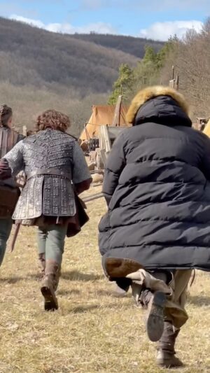 Alexander Dreymon Instagram - @TheLastKingdom’s DARK TRUTH REVEALED: 
Uhtred regularly getting bullied by his men!

#SevenKingsMustDie 
#TheLastKingdom