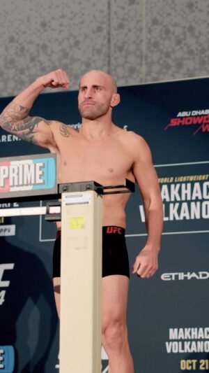 Alexander Volkanovski Instagram - It’s official ⚖️ @drinkprime

#UFC294