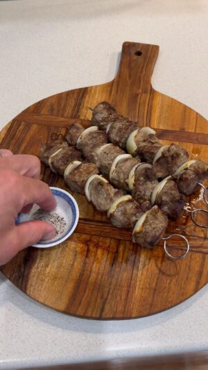 Alexander Volkanovski Instagram - Dagestani dish (shashlik)… quick and easy air fried shish kebabs 👏