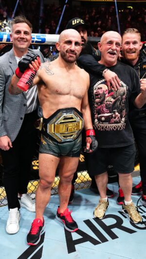 Alexander Volkanovski Instagram - 2 million real ones, thanks for the support over the years 🙏❤️