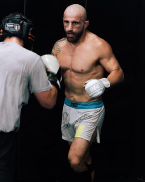 Alexander Volkanovski Instagram - Getting it done! #ufc298