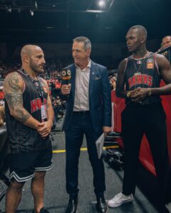 Alexander Volkanovski Instagram - Ballin 🏀