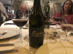 Alexandre Garcia Instagram - No YouTube, lembrei que meu aniversário também é o Dia do Tempranillo. Como prometi, no jantar abrimos três garrafas de um tempranillo de Peñafiel.