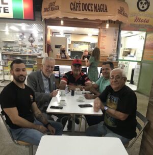 Alexandre Garcia Instagram - A melhor rotina é o cafezinho com os amigos.