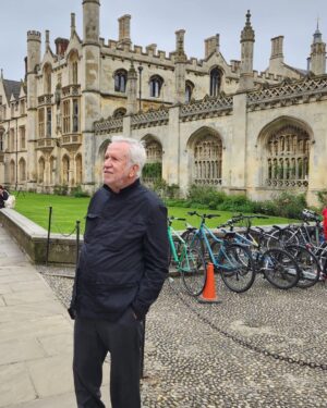 Alexandre Garcia Instagram - Sob muito frio hoje em Cambridge. Cheguei desprevenido porque é primavera. Sensação de 7 graus e vento cortante.
