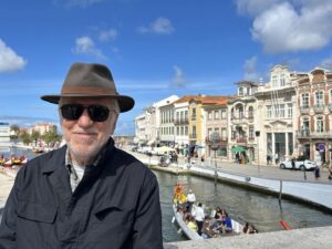 Alexandre Garcia Instagram - De Aveiro, um olá para vocês! A Veneza portuguesa e seus moliceiros na ria.