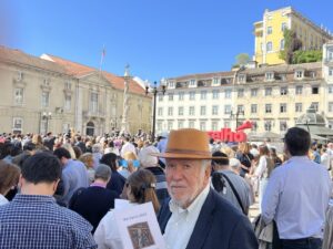 Alexandre Garcia Instagram - Na procissão da Via Sacra, 4ª Estação diante do Conselho de Lisboa.