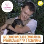 Alexandre Rossi Instagram - Hoje a minha querida Estopinha (@estopinharossi) completaria 15 anos, e é inevitável não lembrar de toda a história dela e de como foi sua chegada e adoção. Eu fico muito emocionado lembrando da história e lembrando da promessa que fiz, de cuidar dela até o fim. E saber que eu consegui cumprir me deixa com o coração mais tranquilo e confortado. Mas, claro, ela faz uma falta enorme! E eu contei um pouco sobre toda história no meu Podcast, que você pode ouvir em qualquer plataforma de áudio. Espero que gostem tanto quanto eu gostei de gravar. : #alexandrerossi #drpet #podcast #adocaoestopinha #estopinha #saudadeestopinha #aniversarioestopinha