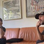 Alfonso Herrera Instagram - Cuando tenia 9 años le pedí a mi madre que compráramos la pelea de @jcchavez115 contra el peleador boricua Macho Camacho (que por cierto le puso una buena madriza) a las oficinas de Telecable de Zapopan en gdl. Tenia una televisión en mi habitación y quería que ahuevo la pelea se viera en mi cuarto…. Le dije a un amigo de la cuadra que si quería venir a ver la pelea. Al final se corrió la voz y la cuadra entera estaba metida en mi habitación viendo al gran Campeón Mexicano. Después mi padre me llevo a ver la pelea de Greg Haguen contra Julio en el Estadio Azteca y ahí pude verlo en vivo junto a más de 120,000 personas. Hoy entiendo porque es un ídolo tan querido. Abrazos campeón y gracias por tu hospitalidad. Extiéndele mi agradecimiento a Carlos, Myriam y Nicole.
