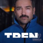 Alfonso Herrera Instagram - No podemos superar los retos del mundo solos. Tenemos que emprender este viaje juntos.   En vísperas del Foro Mundial sobre Refugiados de esta semana, nuestros Embajadores de Buena Voluntad, algunos de ellos refugiados, se han unido en un acto especial de solidaridad.   Los retos a los que se enfrentan las personas refugiadas en todo el mundo necesitan la participación de todos, incluida la tuya.   🙋 Levanta la mano si estás con nosotros.