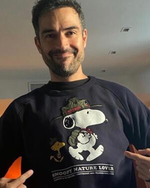 Alfonso Herrera Instagram - Mi suéter favorito de ahora en adelante.