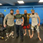 Ali Bagov Instagram - Приехали на сборы к младшим братьям, которые проходят его, в Школе Единоборств им. Абдулманапа Нурмагомедова, тут нас приняли как дома, спасибо всем братьям! Всегда рады вам и ждём у себя в гостях☝🏽 Makhachkala