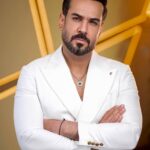 Ali Jassim Instagram - أَنامُ مِلءَ جُفوني عَن شَوارِدِها وَيَسهَرُ الخَلقُ جَرّاها وَيَختَصِمُ مساؤكم حب 🤍ياحب🤍